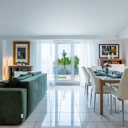 Rare! 120m Rooftop 5-minute Walk To Downtown 公寓 戛纳