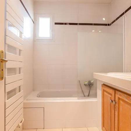 Rare! 120m Rooftop 5-minute Walk To Downtown