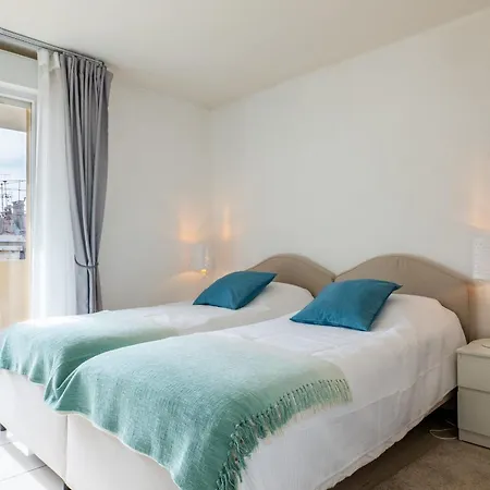 Rare! 120m Rooftop 5-minute Walk To Downtown *